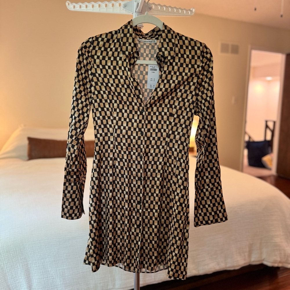 NWT Abercrombie & Fitch Size XS vintage pattern satin mini dress